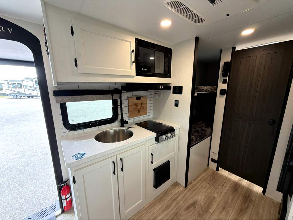 2026 VENTURE RV SPORTTREK STINGER 161VUD - Image 16