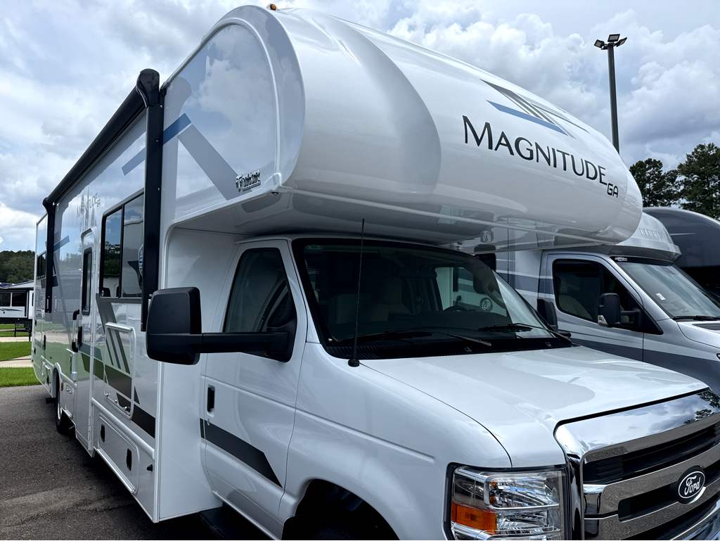 2027 THOR MOTOR COACH MAGNITUDE GA31 - Image 1