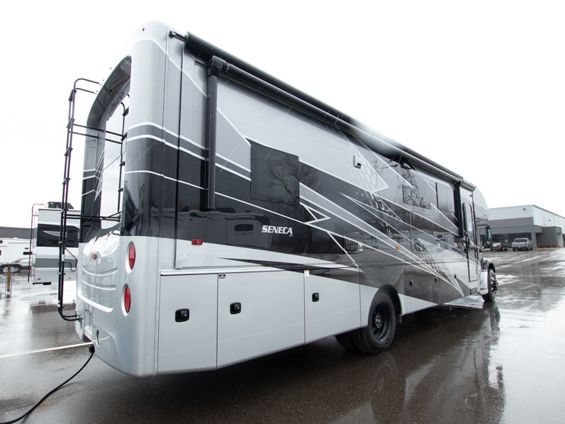 2025 Jayco Seneca 37M - Image 3
