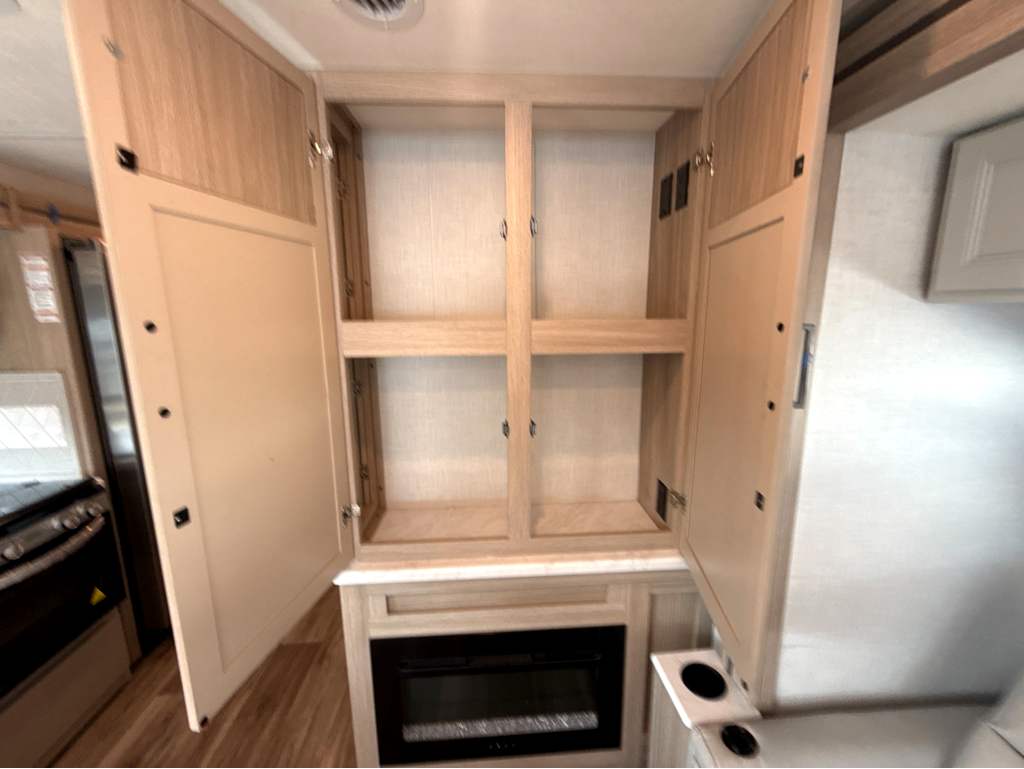 2027 THOR MOTOR COACH HURRICANE 36H - Image 20