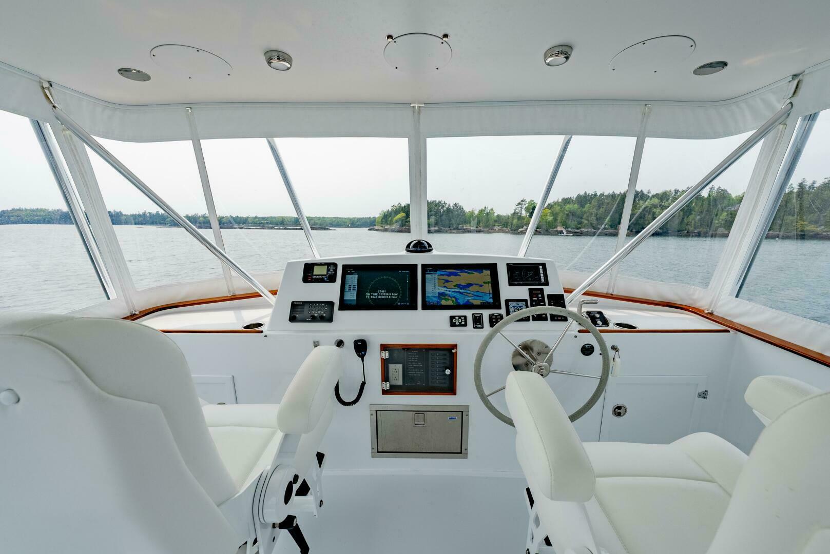 2019 Lowell Flybridge - Image 21