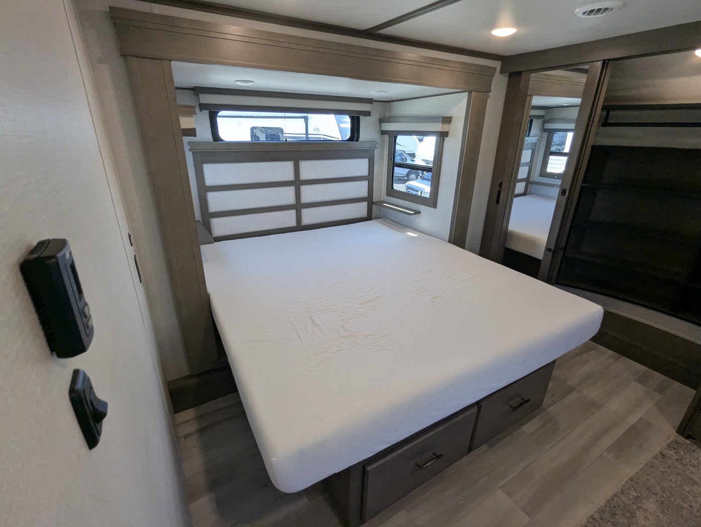 2023 Grand Design Solitude 345GK - Image 15