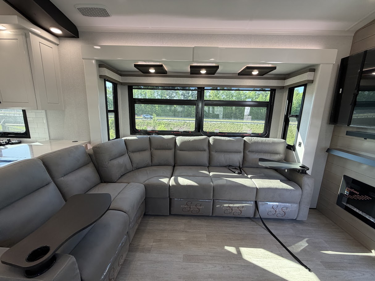 2026 JAYCO PINNACLE 38FBRK - Image 13