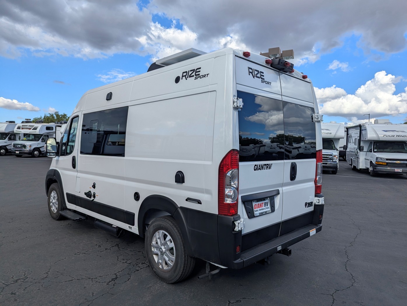 2026 Thor Motor Coach Rize 18GS - Image 4