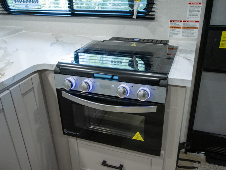 2026 Jayco Jay Feather 24FK - Image 6
