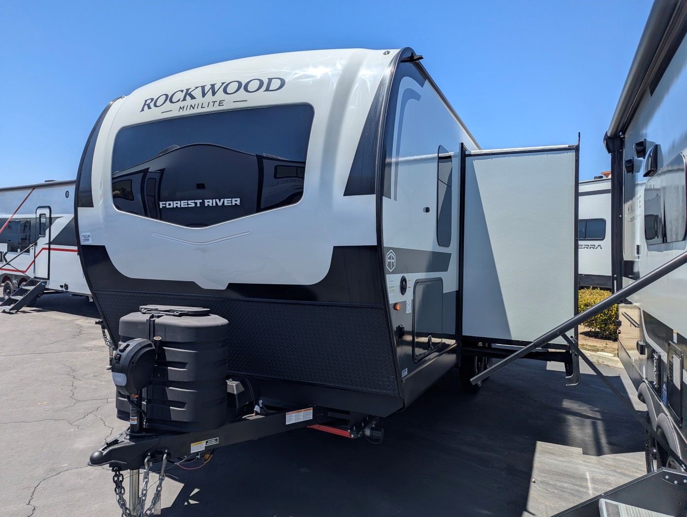 2026 Forest River Rockwood Mini Lite 2214S - Image 3
