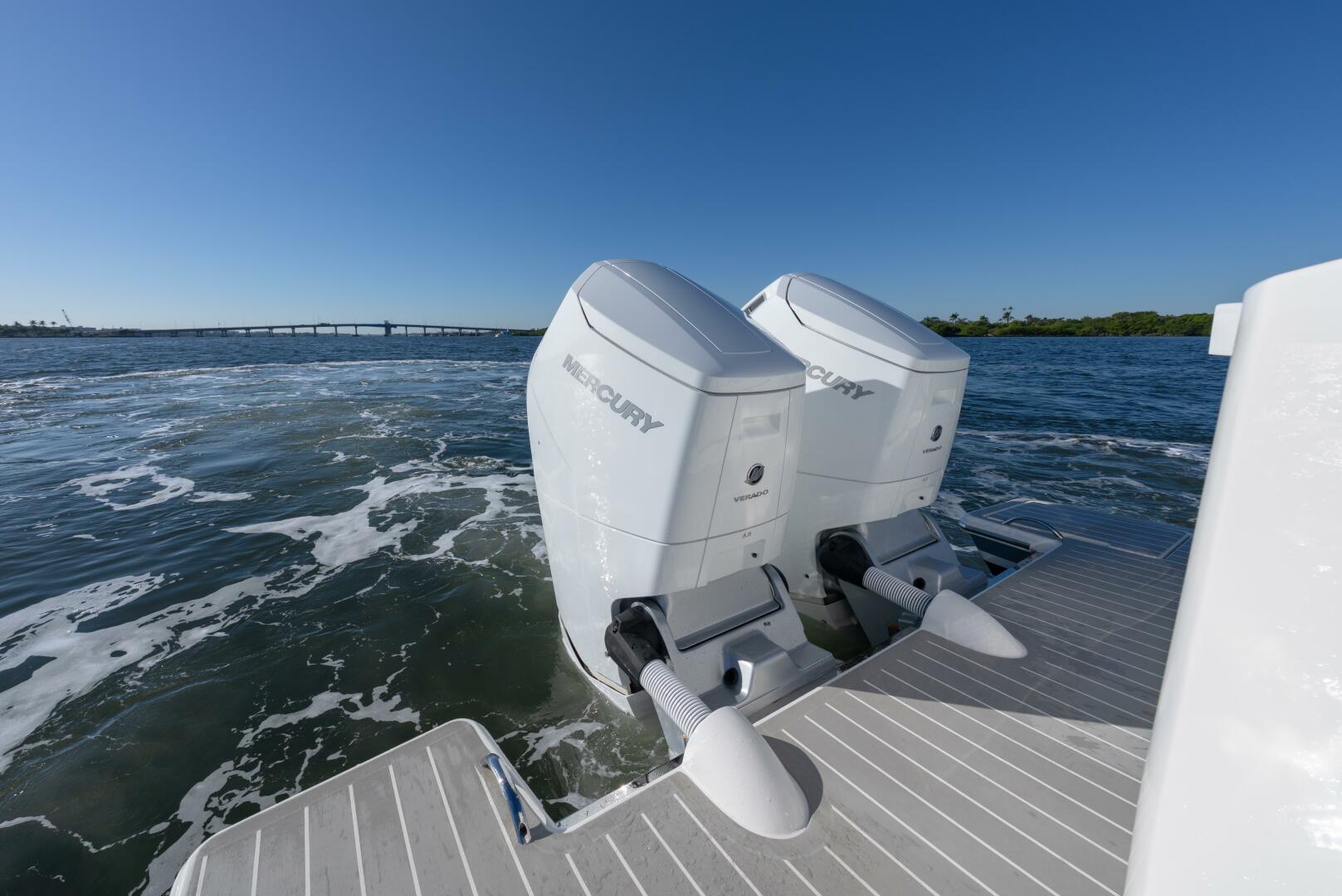 2025 Tiara Yachts 43 LE - Image 8