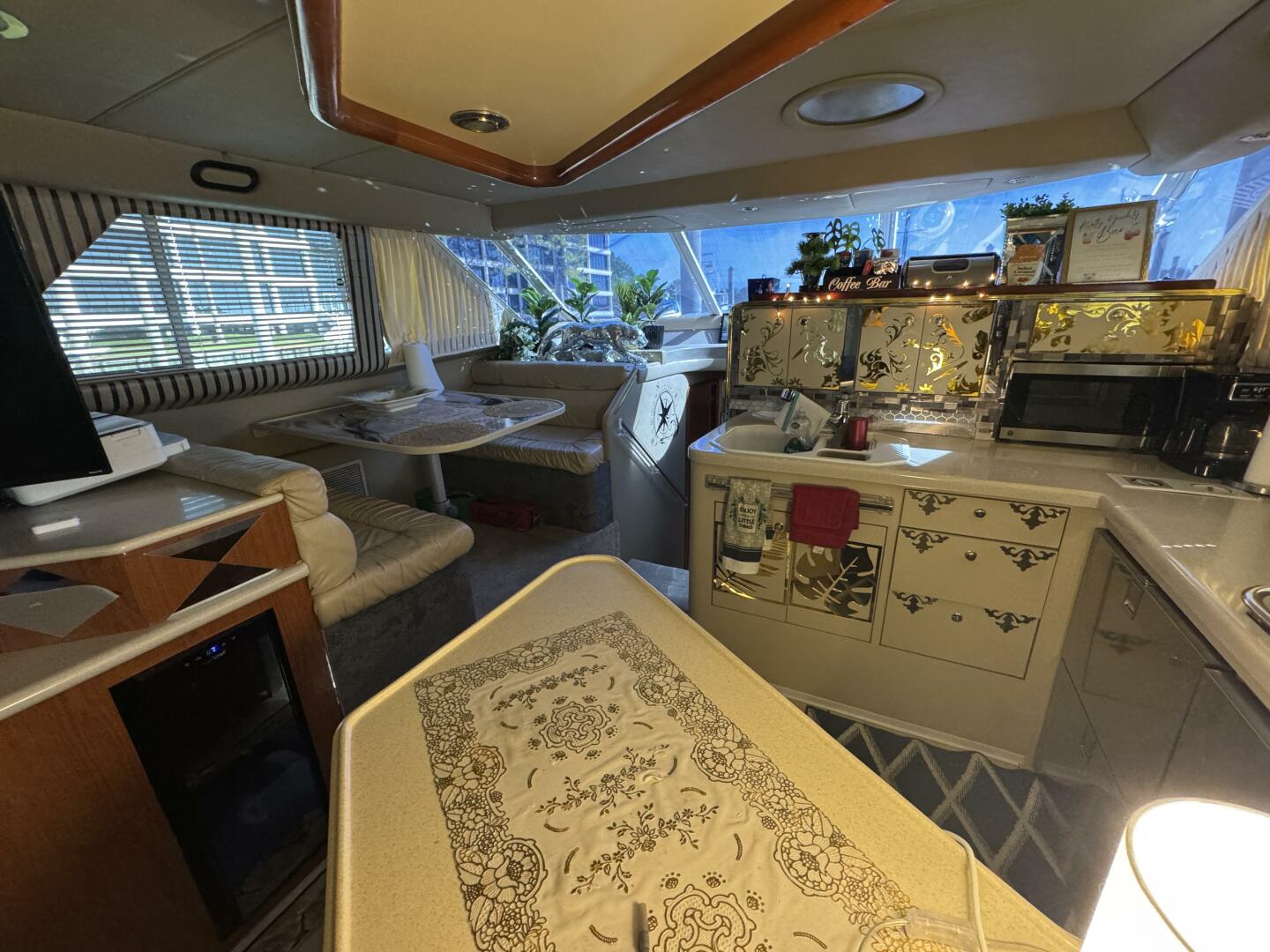 1998 Sea Ray 550 Sedan Bridge - Image 24