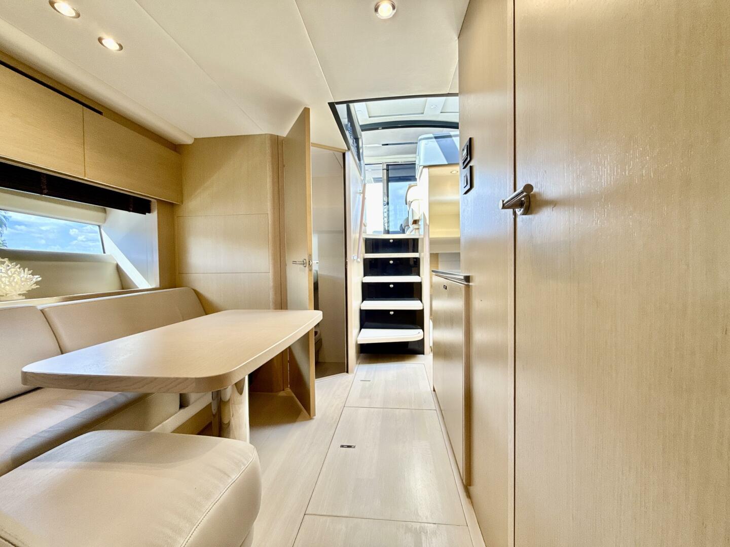 2017 Princess V58 - Image 17