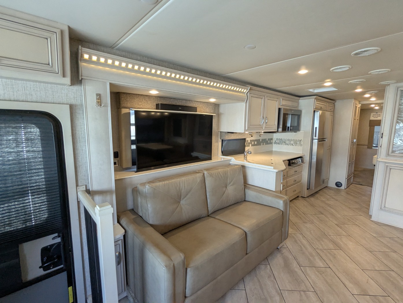 2021 Newmar Bay Star 3626 - Image 22