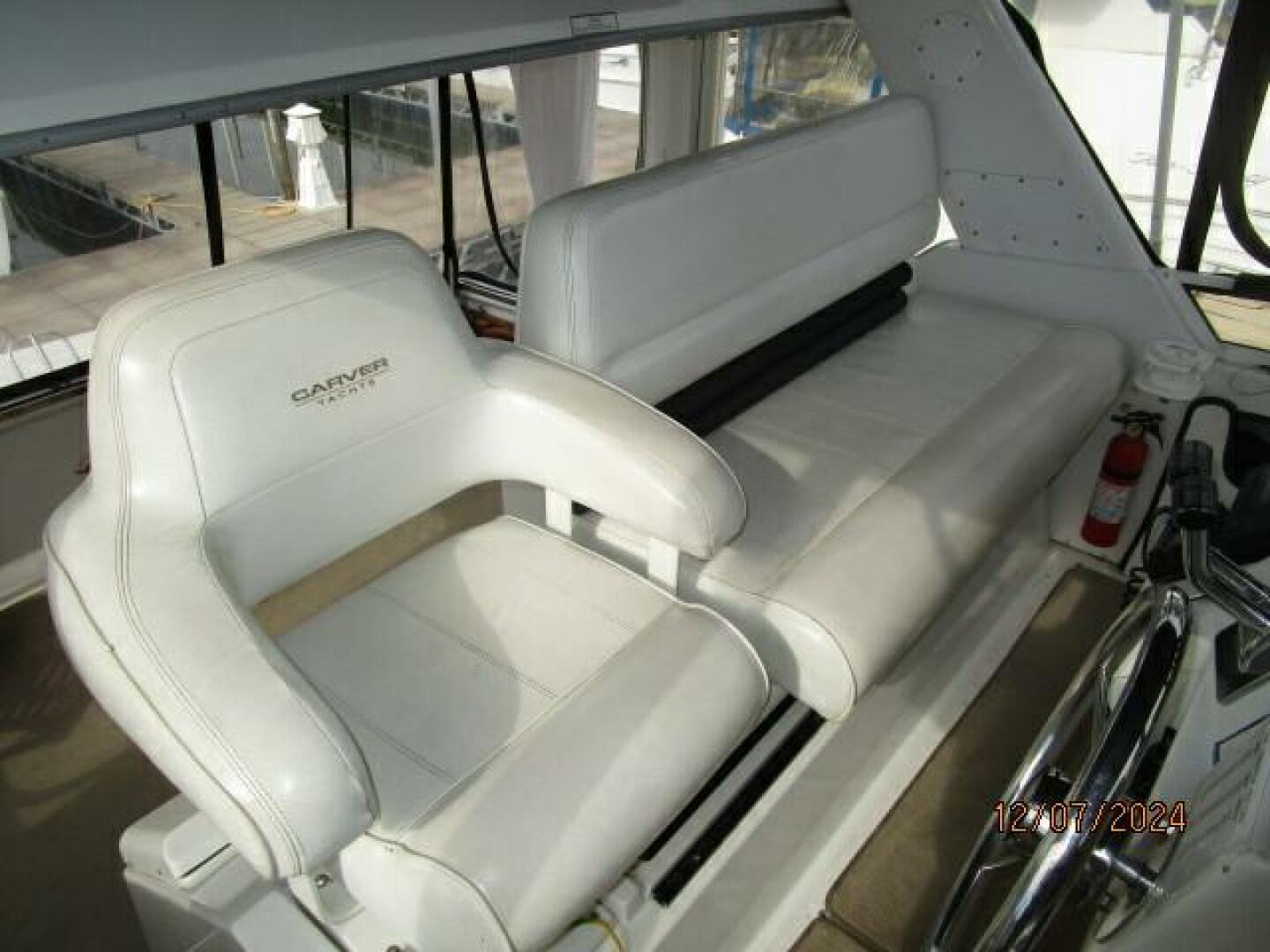 1999 Carver 40 Cockpit - Image 18
