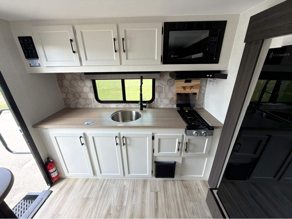 2026 VENTURE RV SPORTTREK STINGER 181VRK - Image 27