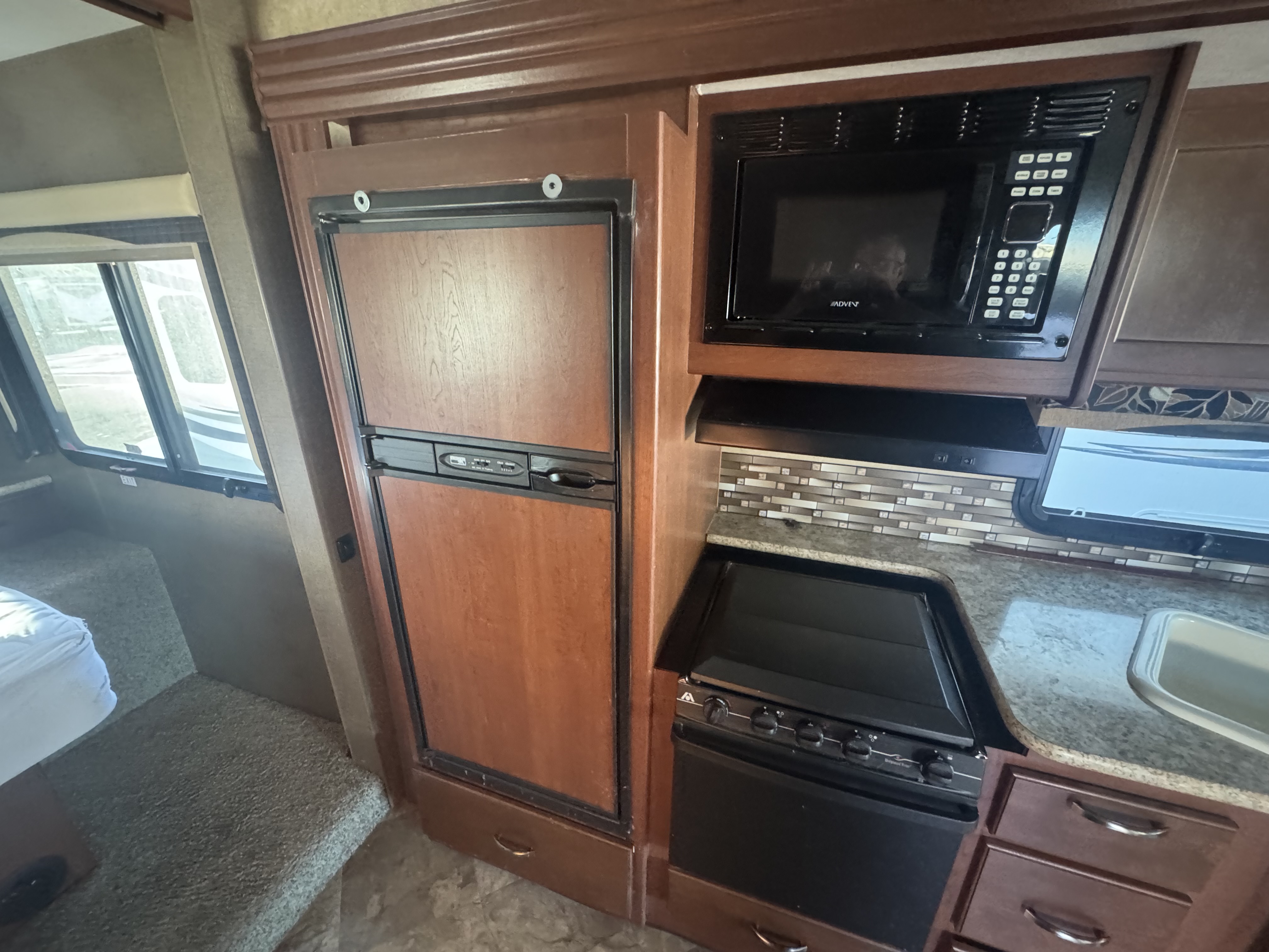 2015 Thor Motor Coach ACE 29.2 - Image 13