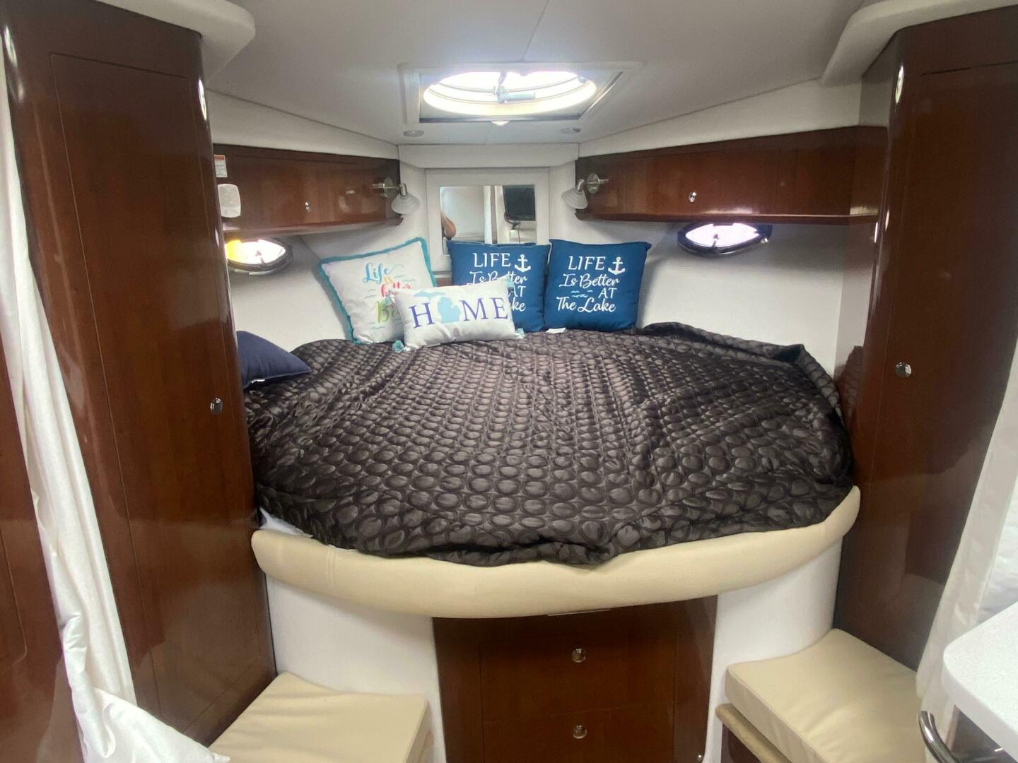 2018 Four Winns 355 Vista - Image 18