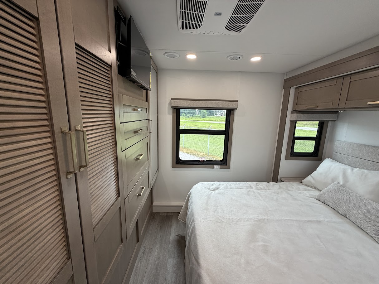 2027 JAYCO GREYHAWK 29MV - Image 52