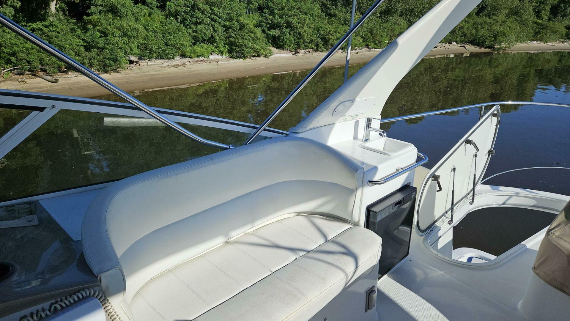 2000 Carver 450 Voyager - Image 10