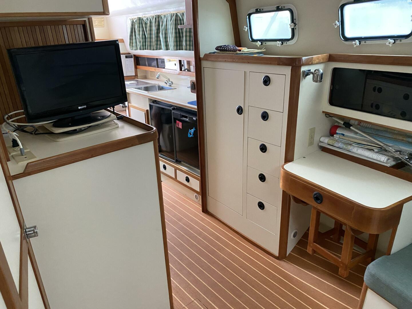 2001 Albin 32 + 2 Command Bridge - Image 5
