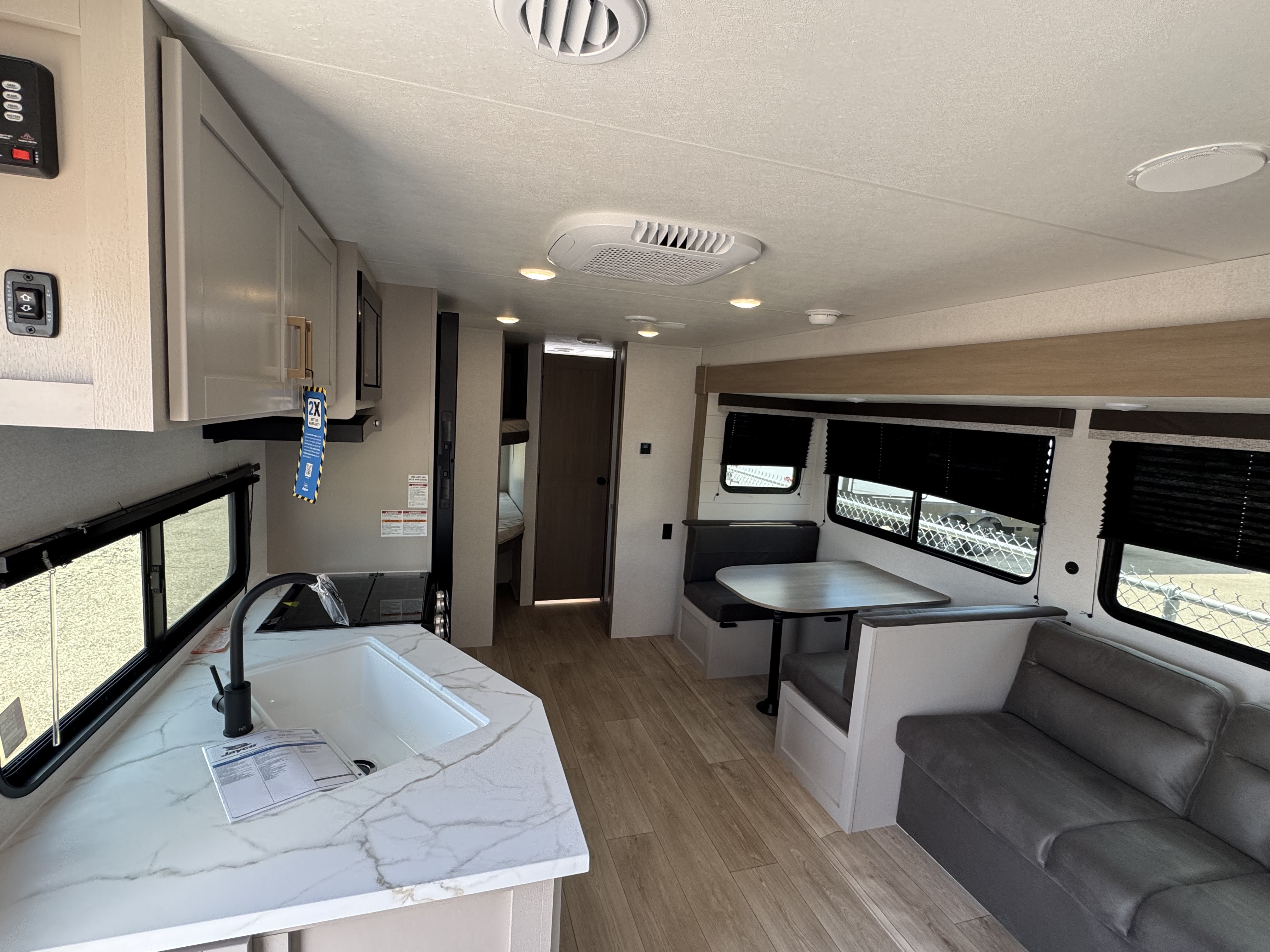 2027 Jayco Jay Flight SLX 261BHS - Image 9