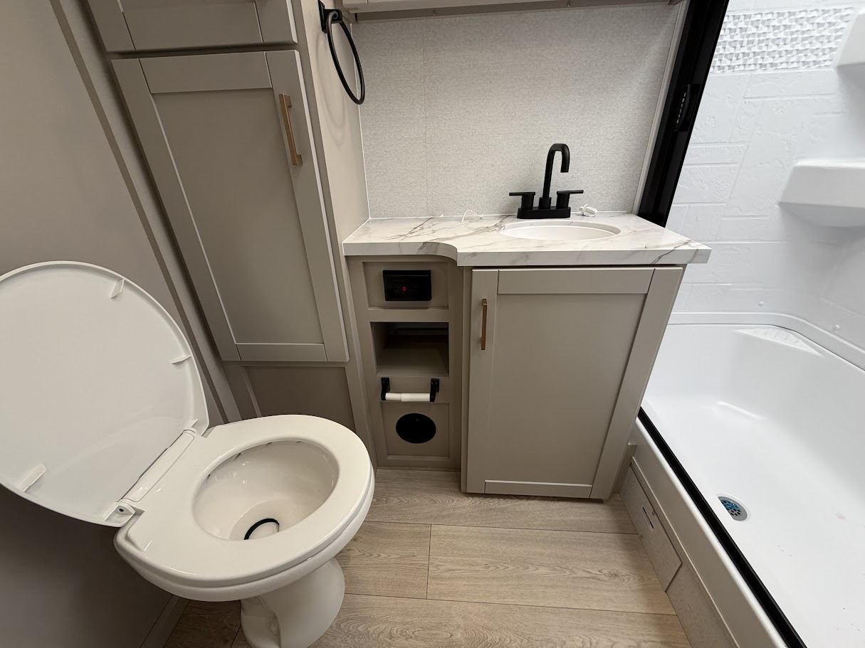 2027 JAYCO JAY FEATHER 21MML - Image 31
