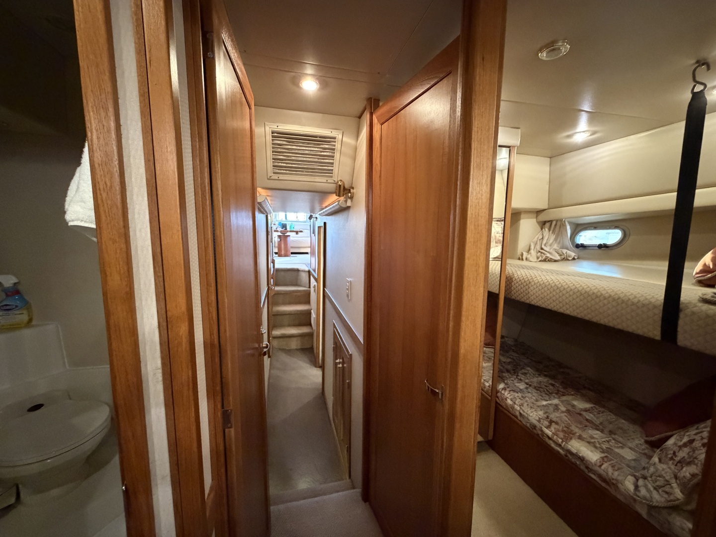 1999 Bayliner 4788 - Image 34