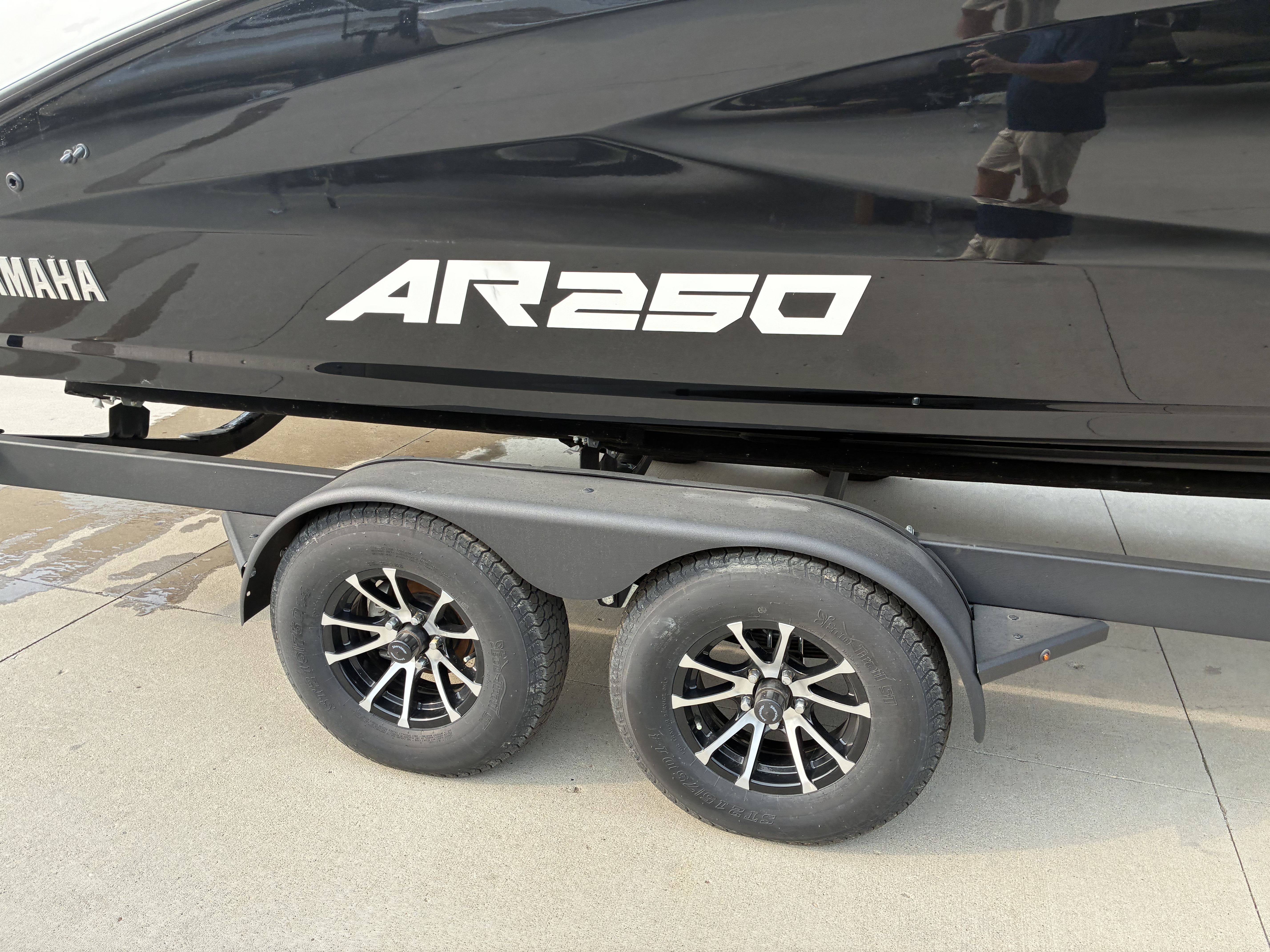 2026 Yamaha Boats AR250 - Image 3