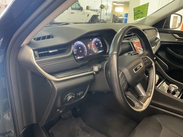 2022 Jeep Grand Cherokee L Utility 4D Laredo 4WD - Image 12
