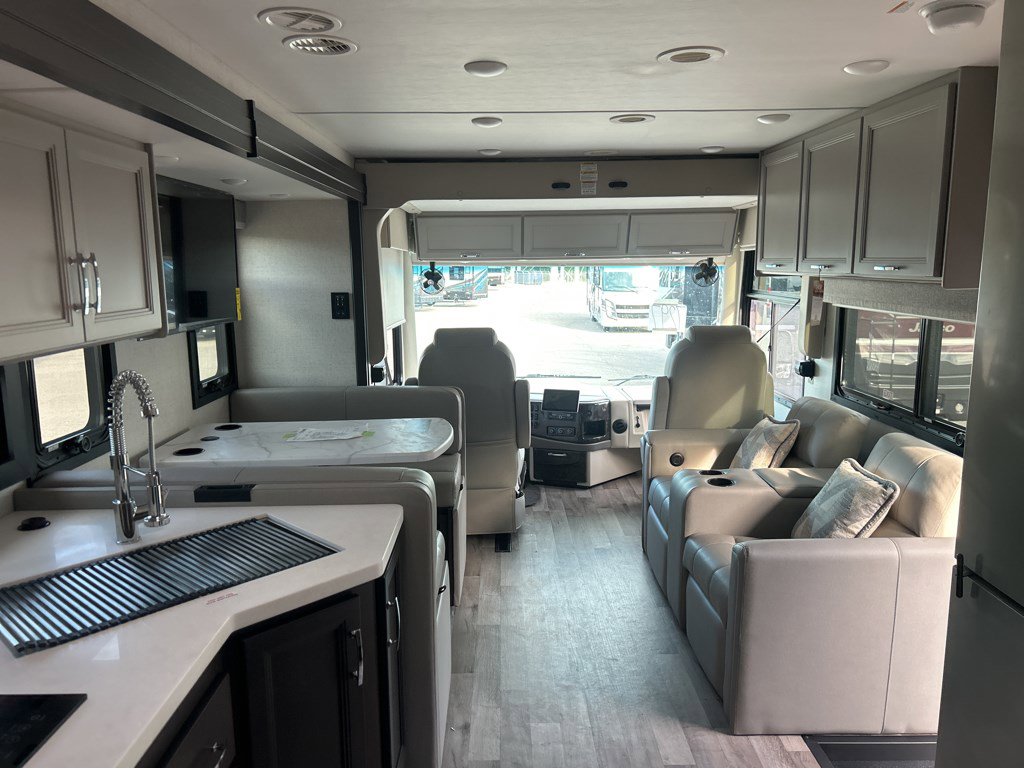 2026 THOR MOTOR COACH PALAZZO 33.5 - Image 20