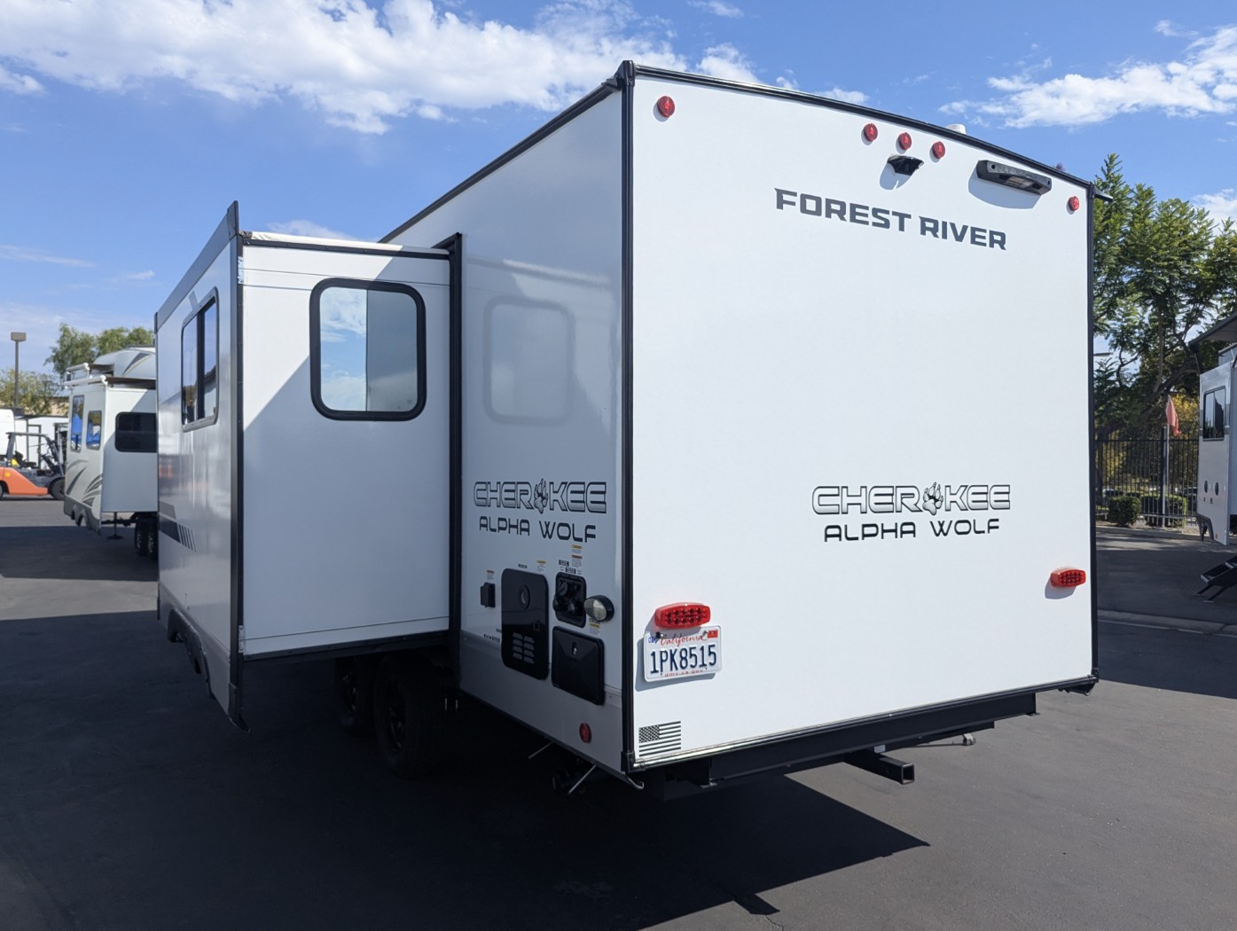 2025 Forest River Cherokee Alpha Wolf 22SW - Image 6