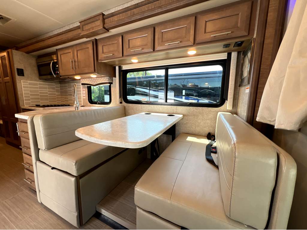 2022 THOR MOTOR COACH MAGNITUDE BT36 - Image 10