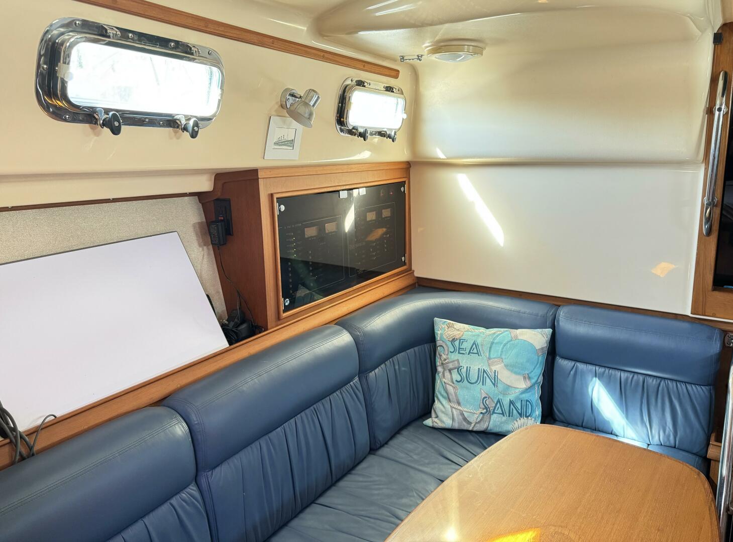 2004 Island Packet 360 Hardtop Express Cruiser - Image 16