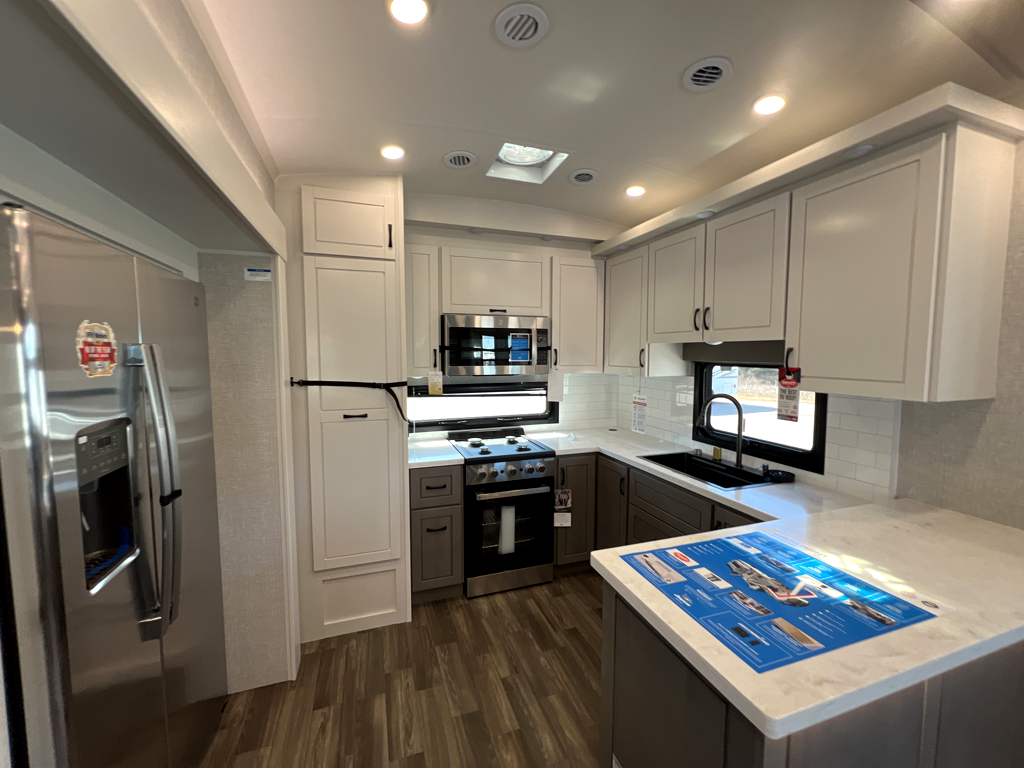2025 JAYCO NORTH POINT 365RKTS - Image 13