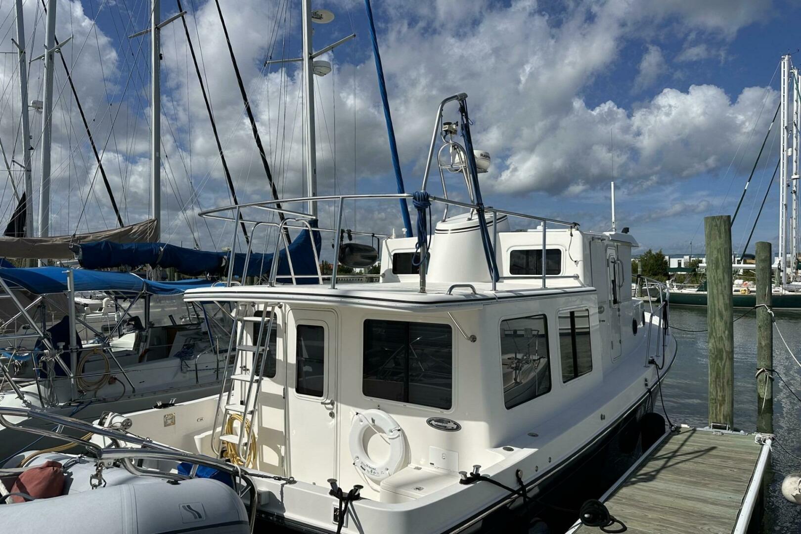 2005 American Tug 34 Pilothouse - Image 10