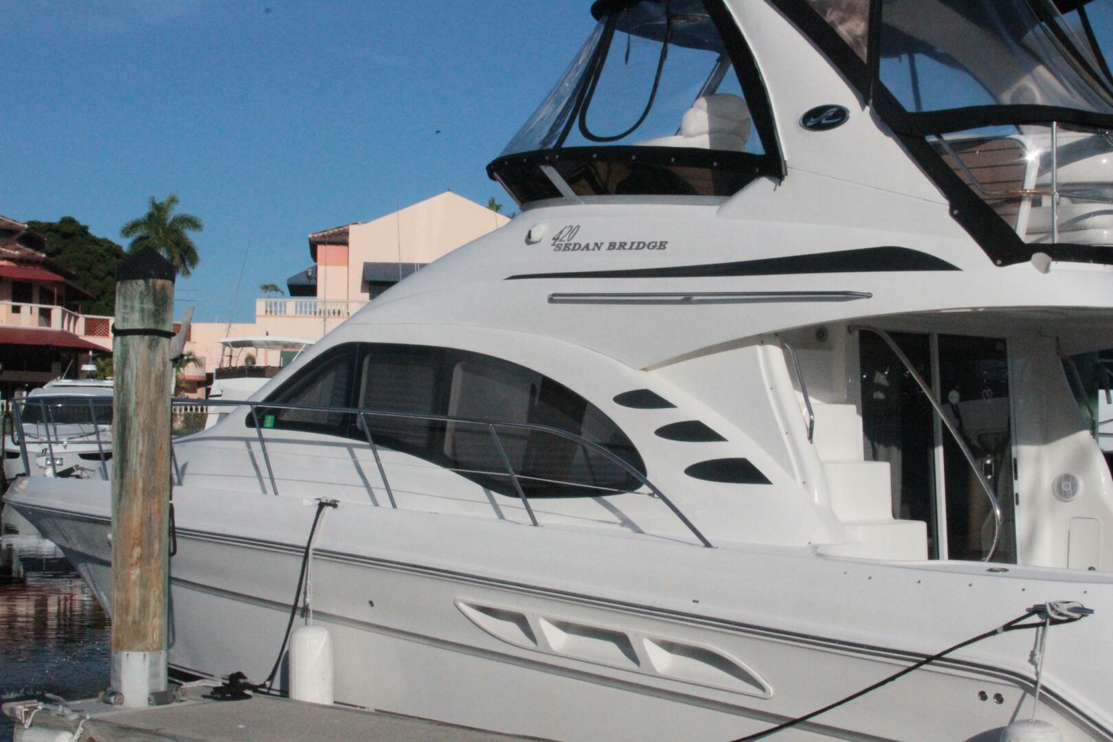 2004 Sea Ray 42 Sedan Bridge - Image 4