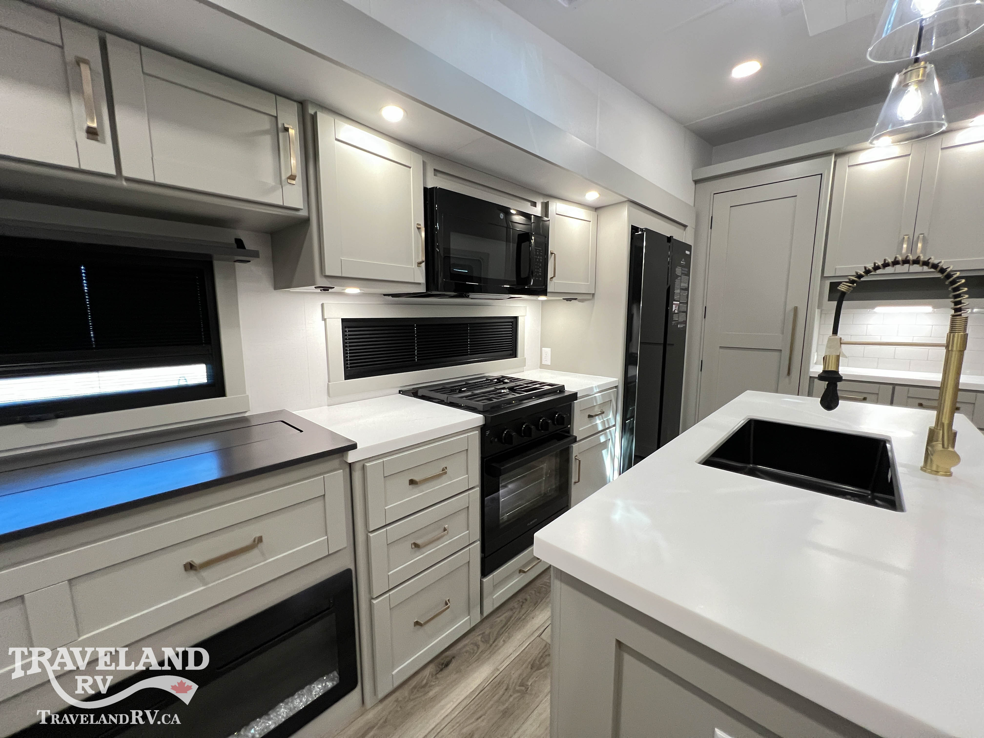 2027 Brinkley RV Model Z 3100 - Image 20