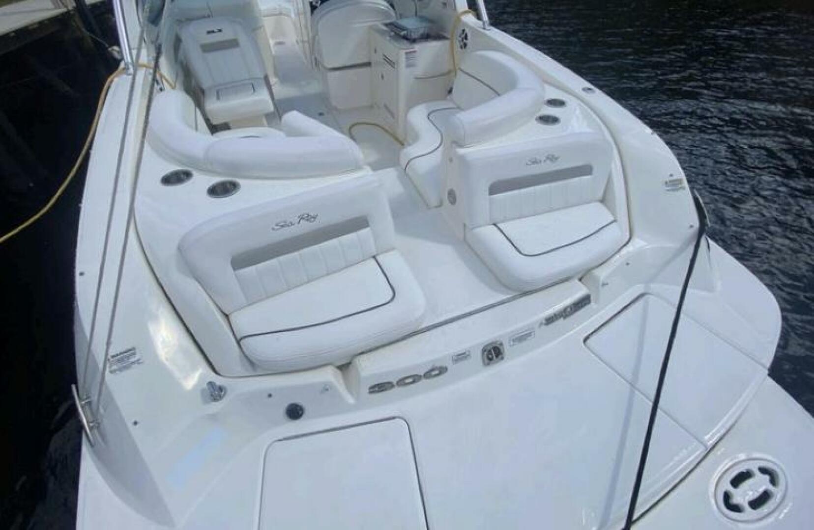 2010 Sea Ray 300 SLX - Image 2