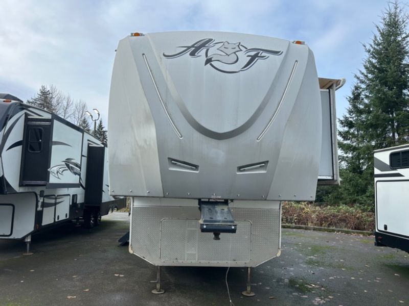 2017 Northwood Arctic Fox 35-5Z - Image 2