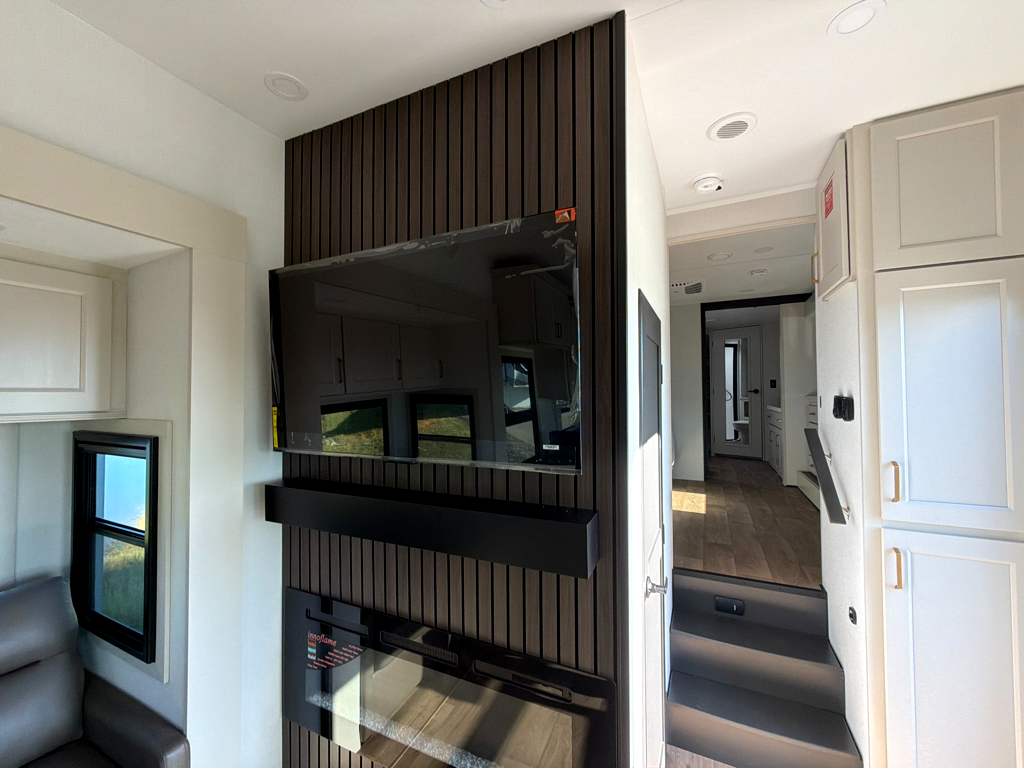 2027 GRAND DESIGN SOLITUDE 417KB - Image 30