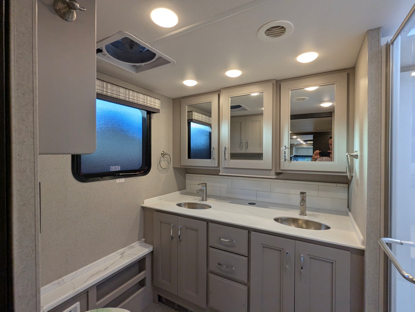 2026 Thor Motor Coach Aria 3901 - Image 30