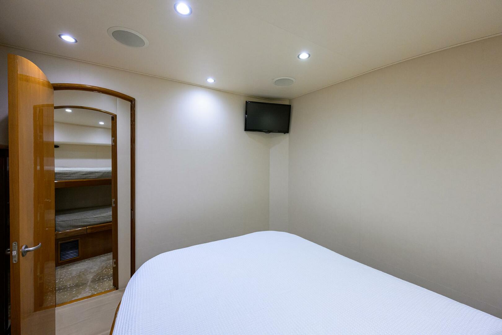 2014 Viking 76 Enclosed Bridge - Image 38
