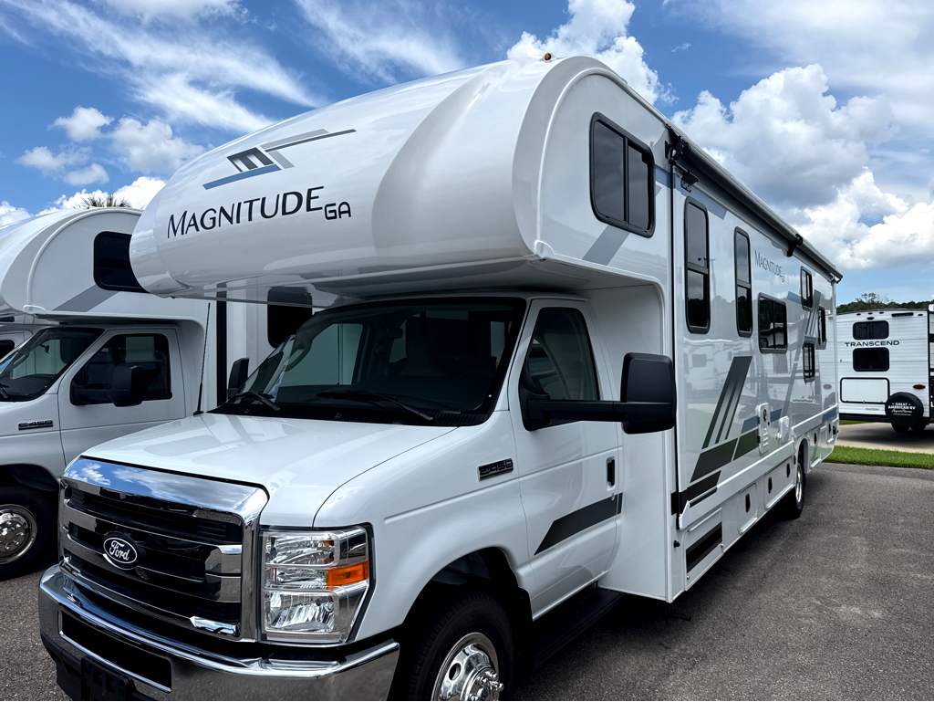 2027 THOR MOTOR COACH MAGNITUDE GA31 - Image 2