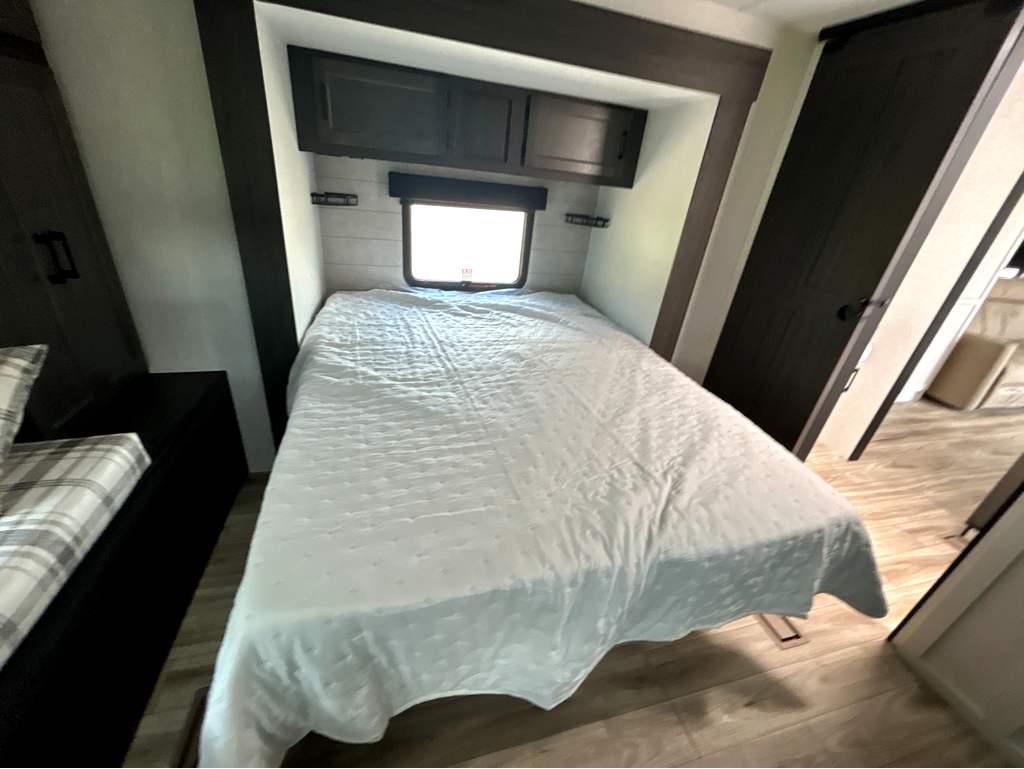 2027 VENTURE RV STRATUS 282VFD - Image 24