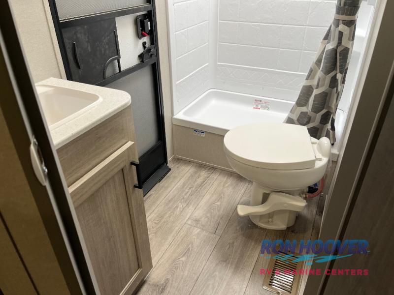 2026 COACHMEN CATALINA 273DBHCKLE - Image 12