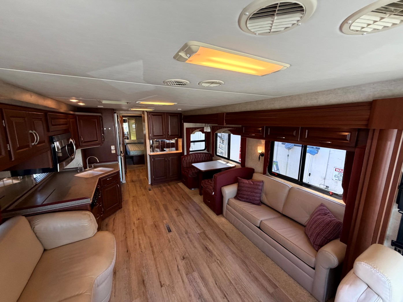 2007 Newmar Ventana 3933 - Image 7