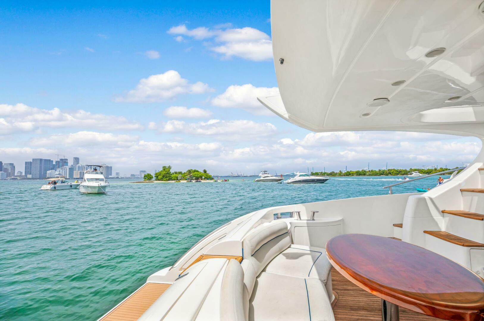 2004 Azimut Azimut 62 Base - Image 25