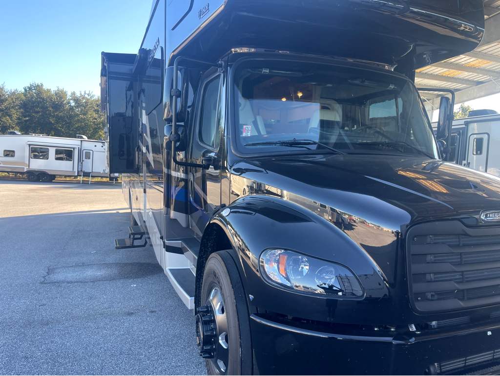 2026 THOR MOTOR COACH PASADENA 38FX - Image 1