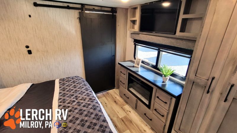 2022 KZ RV Durango Gold G387FLF - Image 40