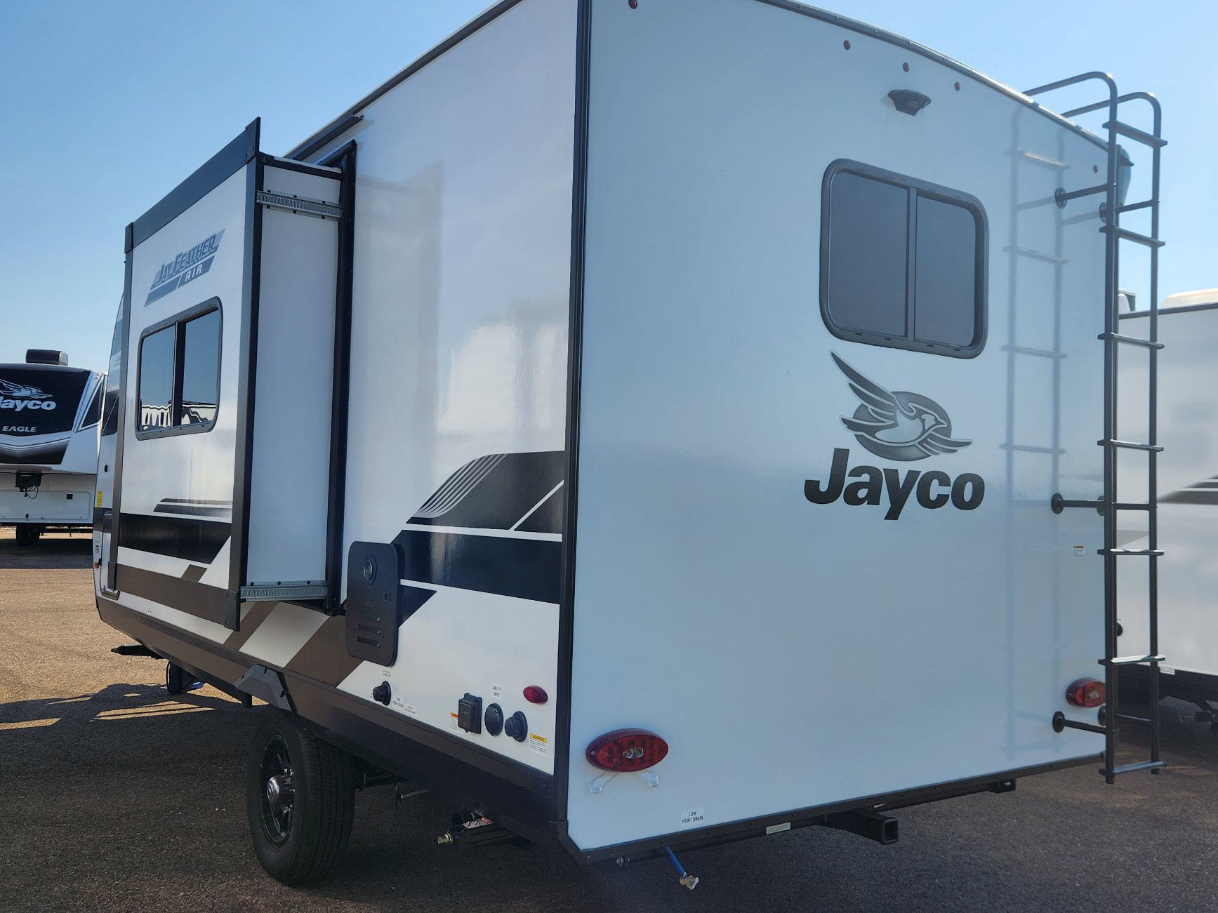 2026 JAYCO JAY FEATHER AIR 18FBS - Image 2