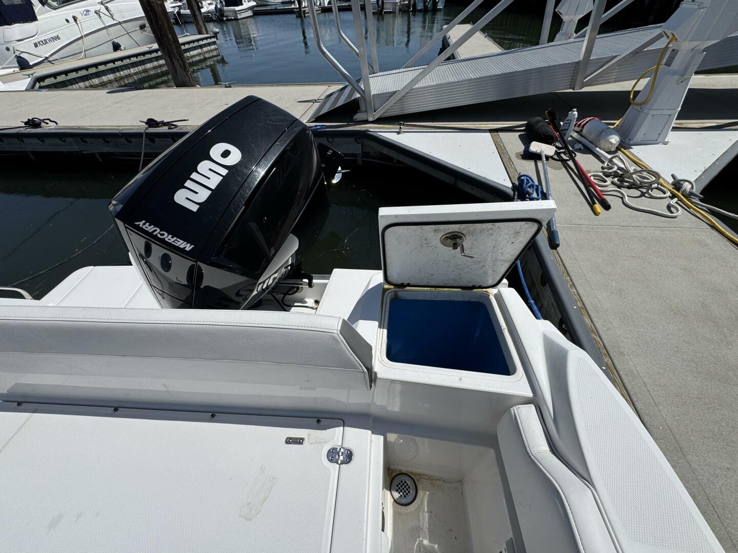 2020 Blackfin 212 CC - Image 9