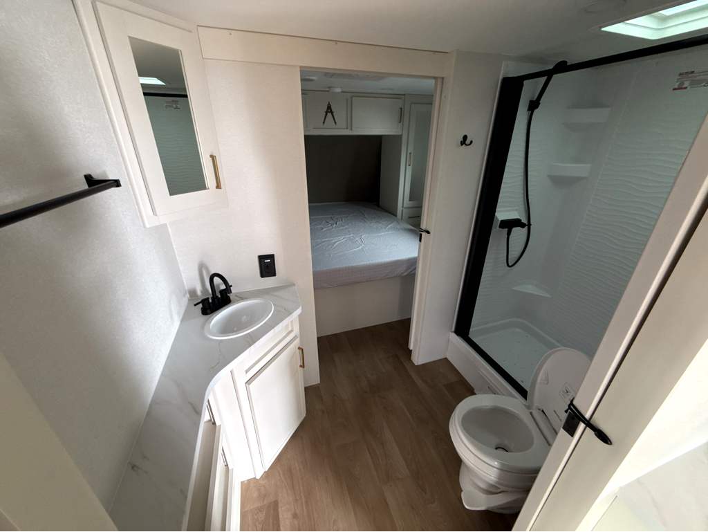 2026 GRAND DESIGN TRANSCEND 265BHT - Image 21
