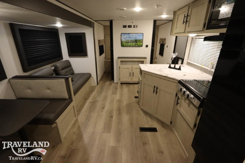 2025 Coachmen Northern Spirit DLX 5320BEDS - Image 4